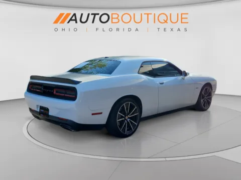 More photos of 2017 Dodge Challenger R/T Shaker at Auto Boutique Ohio, OH