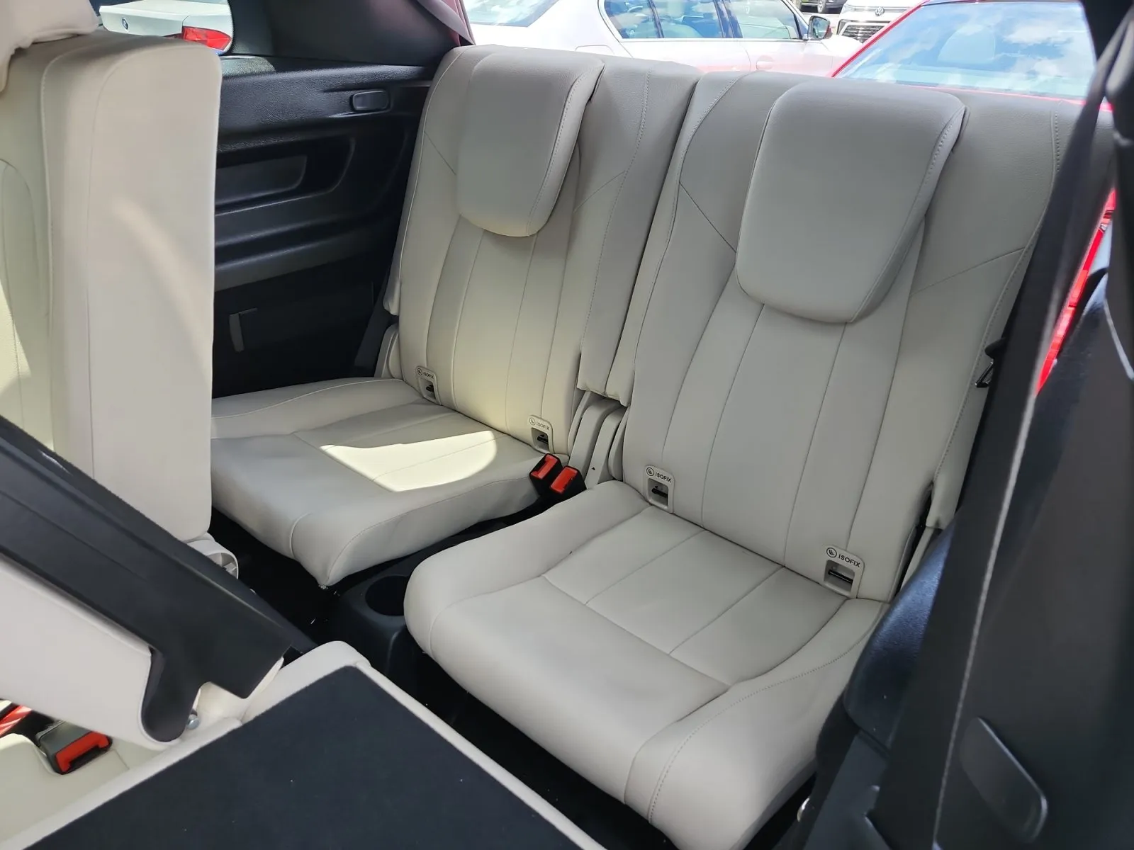 Mercedes-Benz GLB photo 25