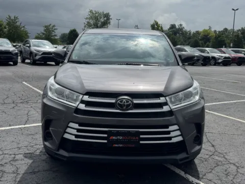 Another view of 2018 Toyota Highlander LE for sale in Columbus, OH at Auto Boutique Ohio