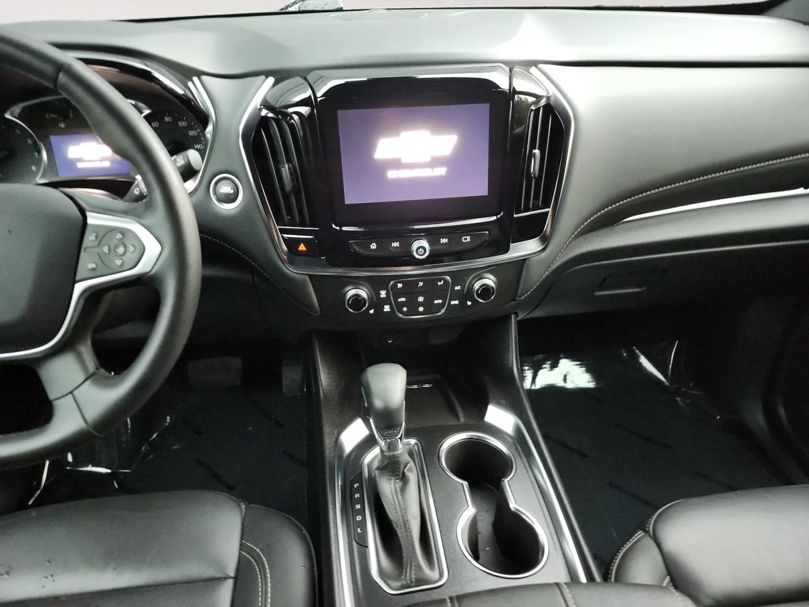 Chevrolet Traverse photo 11