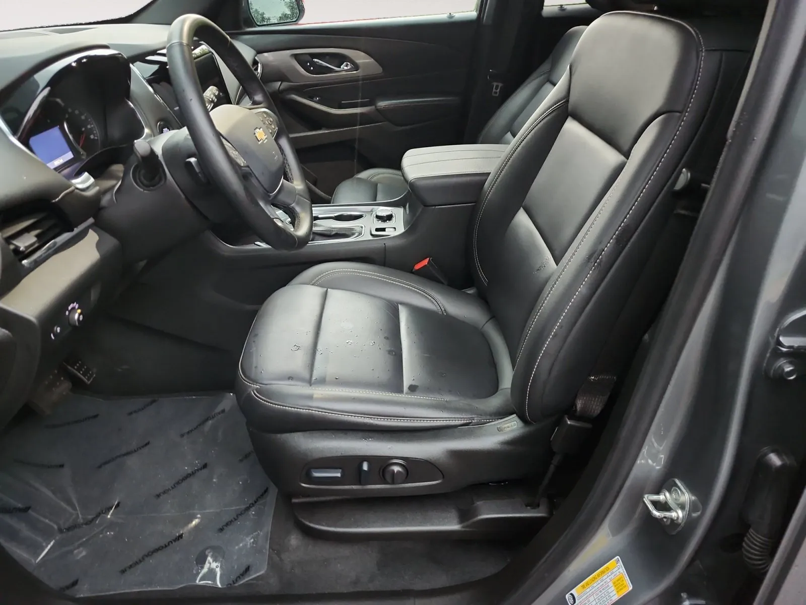 Chevrolet Traverse photo 9
