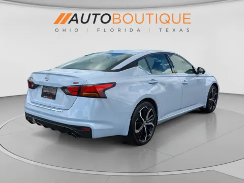 More photos of 2023 Nissan Altima 2.5 SR at Auto Boutique Ohio, OH