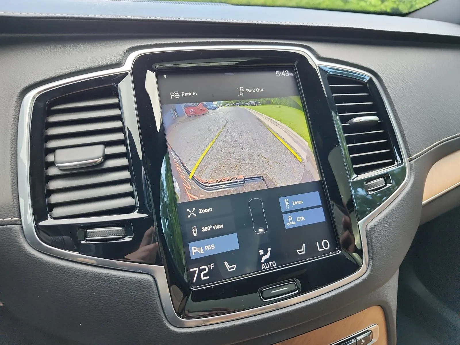 Volvo XC90 photo 19