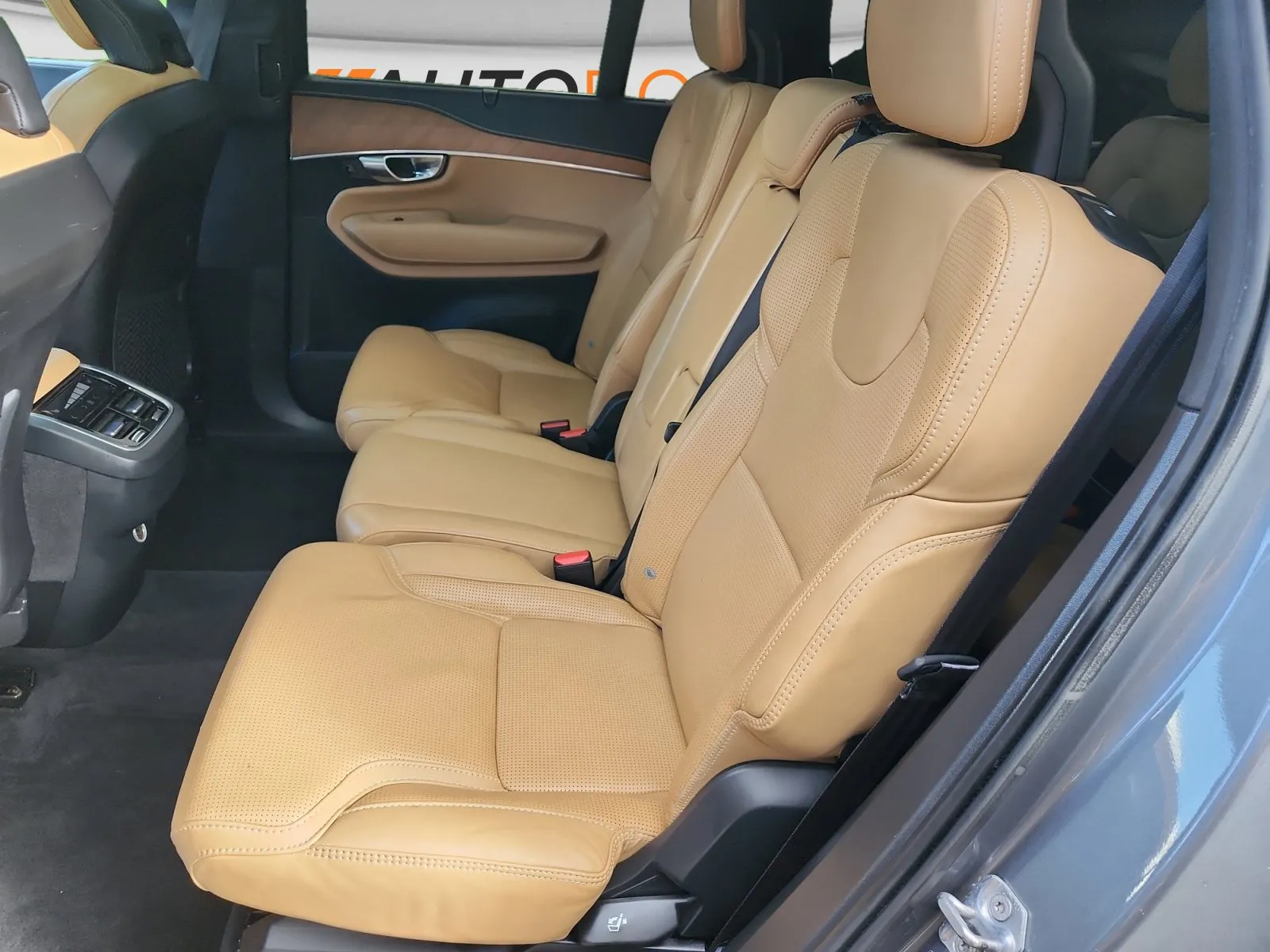 Volvo XC90 photo 14