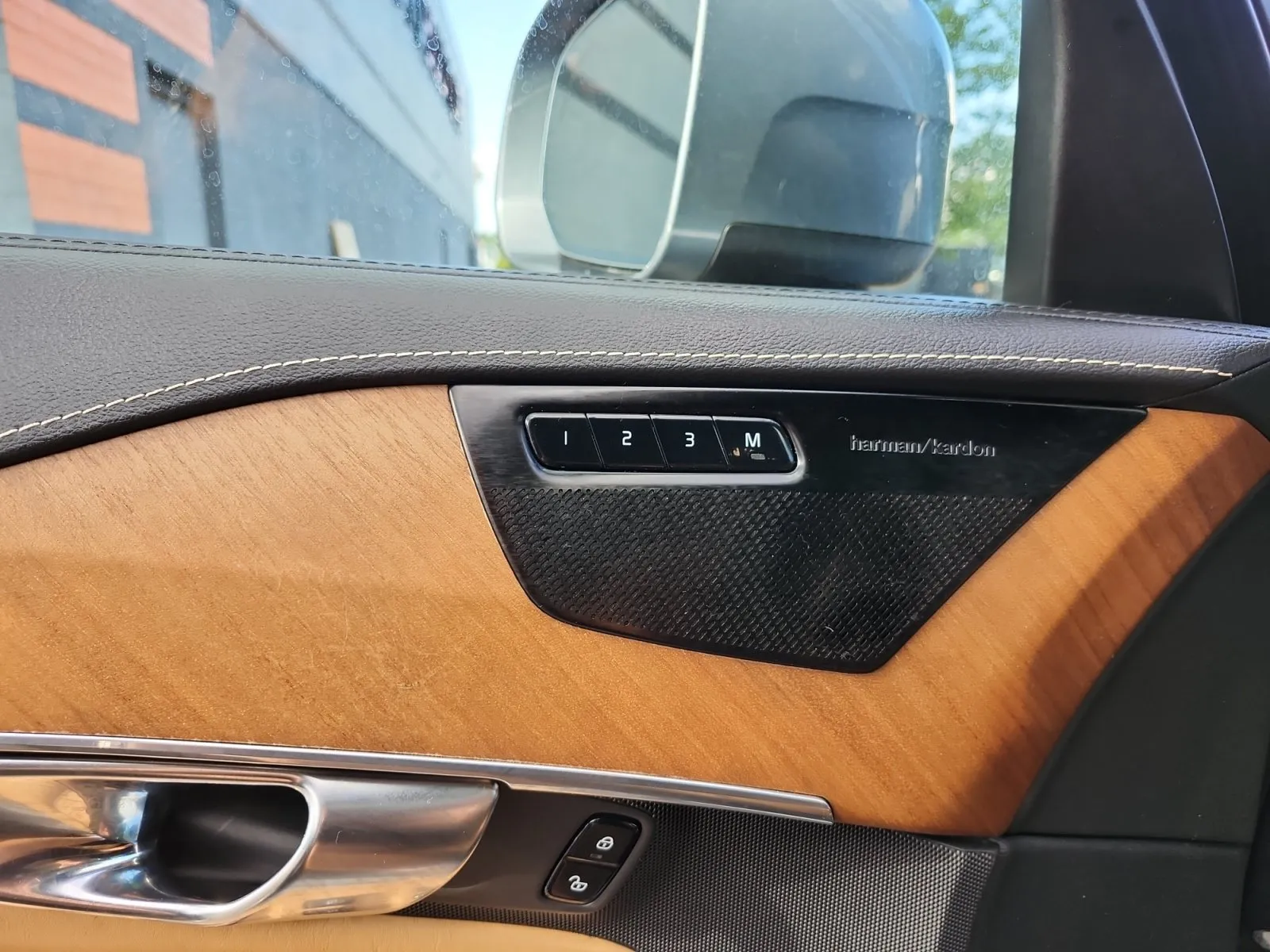 Volvo XC90 photo 18