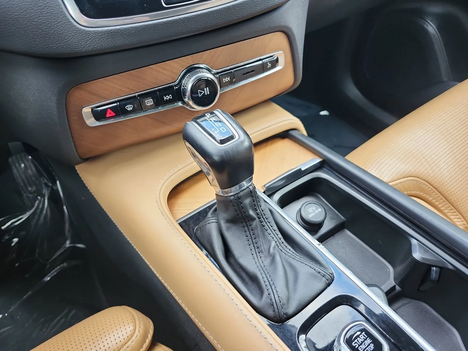 Volvo XC90 photo 24