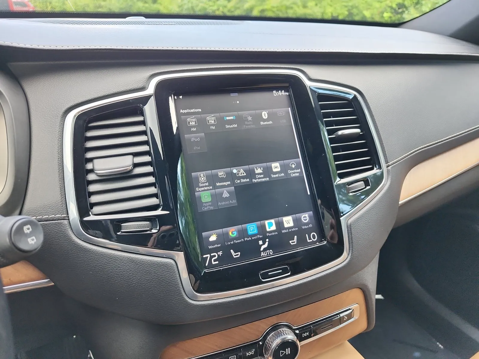 Volvo XC90 photo 22