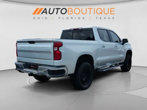 More photos of 2021 Chevrolet Silverado 1500 LT at Auto Boutique Ohio, OH