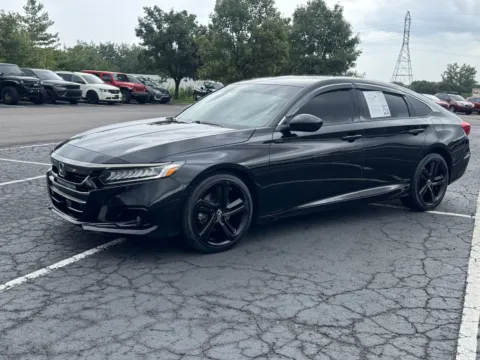 More photos of 2021 Honda Accord Sedan Sport at Auto Boutique Ohio, OH