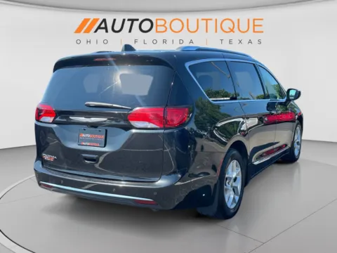 More photos of 2017 Chrysler Pacifica Touring-L Plus at Auto Boutique Ohio, OH