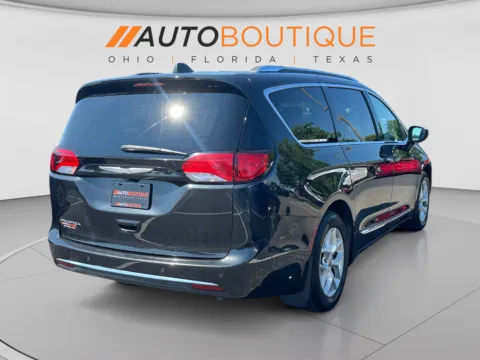 More photos of 2017 Chrysler Pacifica Touring-L Plus at Auto Boutique Ohio, OH