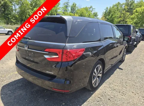 More photos of 2023 Honda Odyssey Touring at Auto Boutique Ohio, OH