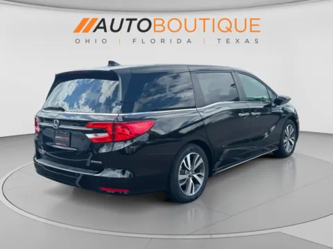 More photos of 2023 Honda Odyssey Touring at Auto Boutique Ohio, OH