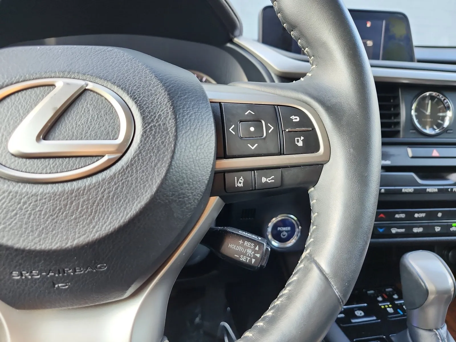 Lexus RX photo 25