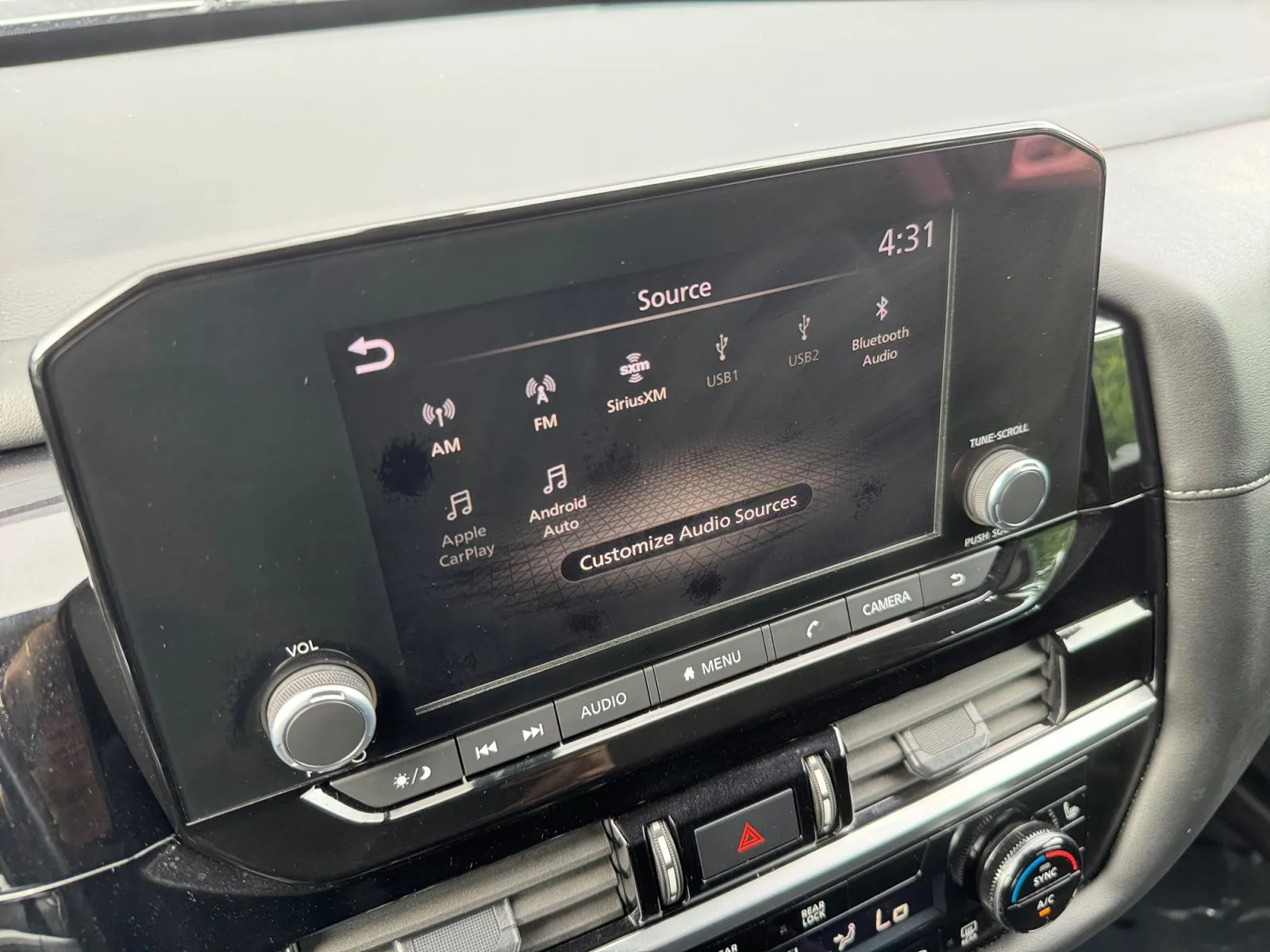 Nissan Pathfinder photo 19
