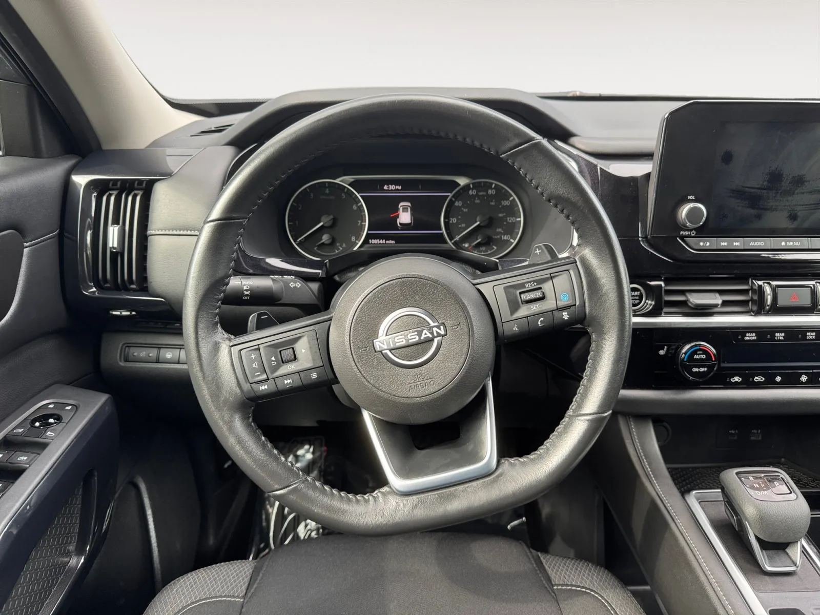 Nissan Pathfinder photo 12