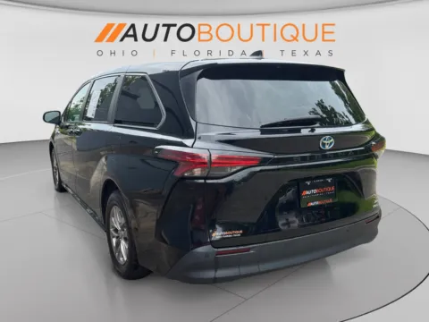 Another view of 2022 Toyota Sienna XLE for sale in Columbus, OH at Auto Boutique Ohio