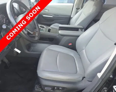 More photos of 2022 Toyota Sienna XLE at Auto Boutique Ohio, OH
