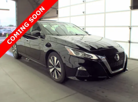 Another view of 2021 Nissan Altima 2.5 SV for sale in Columbus, OH at Auto Boutique Ohio