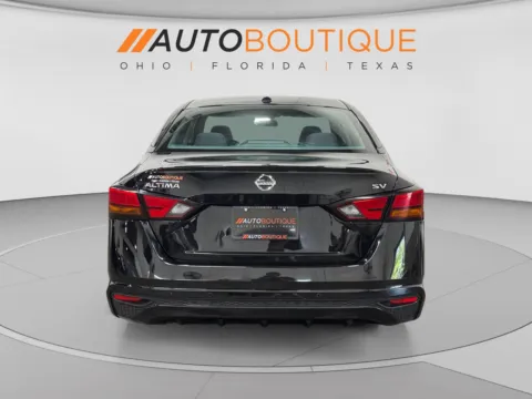 More photos of 2021 Nissan Altima 2.5 SV at Auto Boutique Ohio, OH