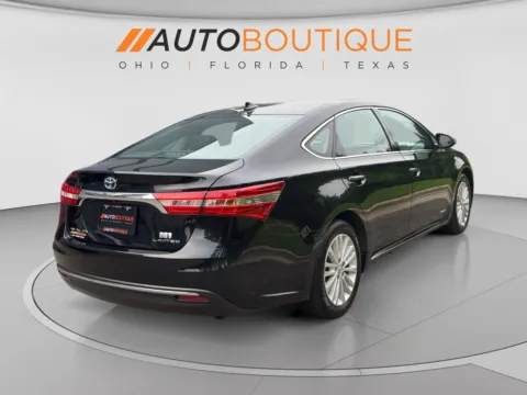 More photos of 2013 Toyota Avalon Hybrid Limited at Auto Boutique Ohio, OH