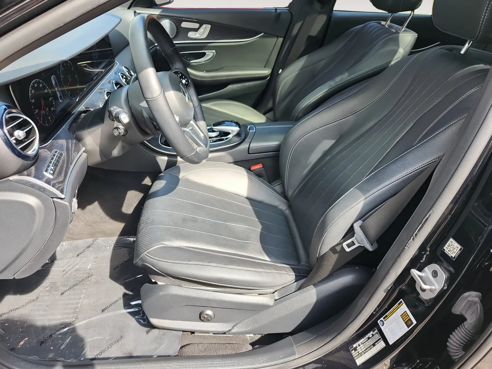Mercedes-Benz E-Class photo 9