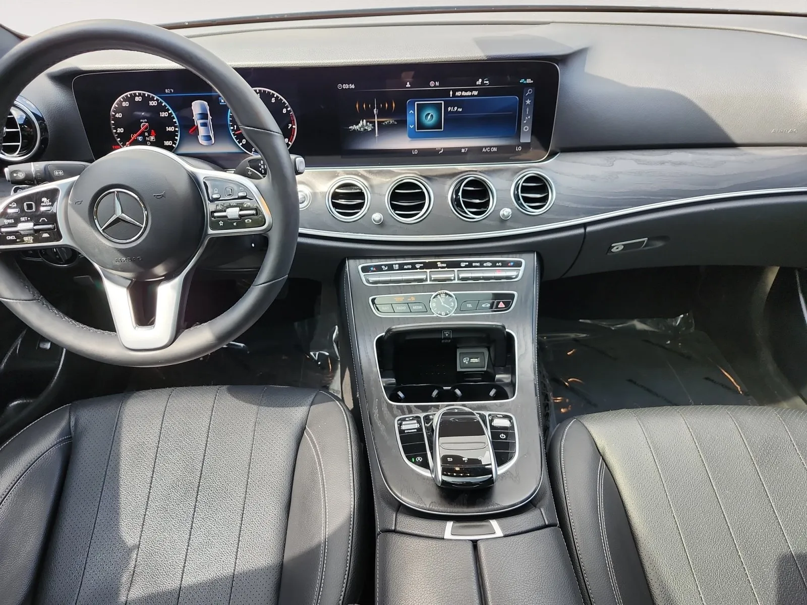 Mercedes-Benz E-Class photo 11
