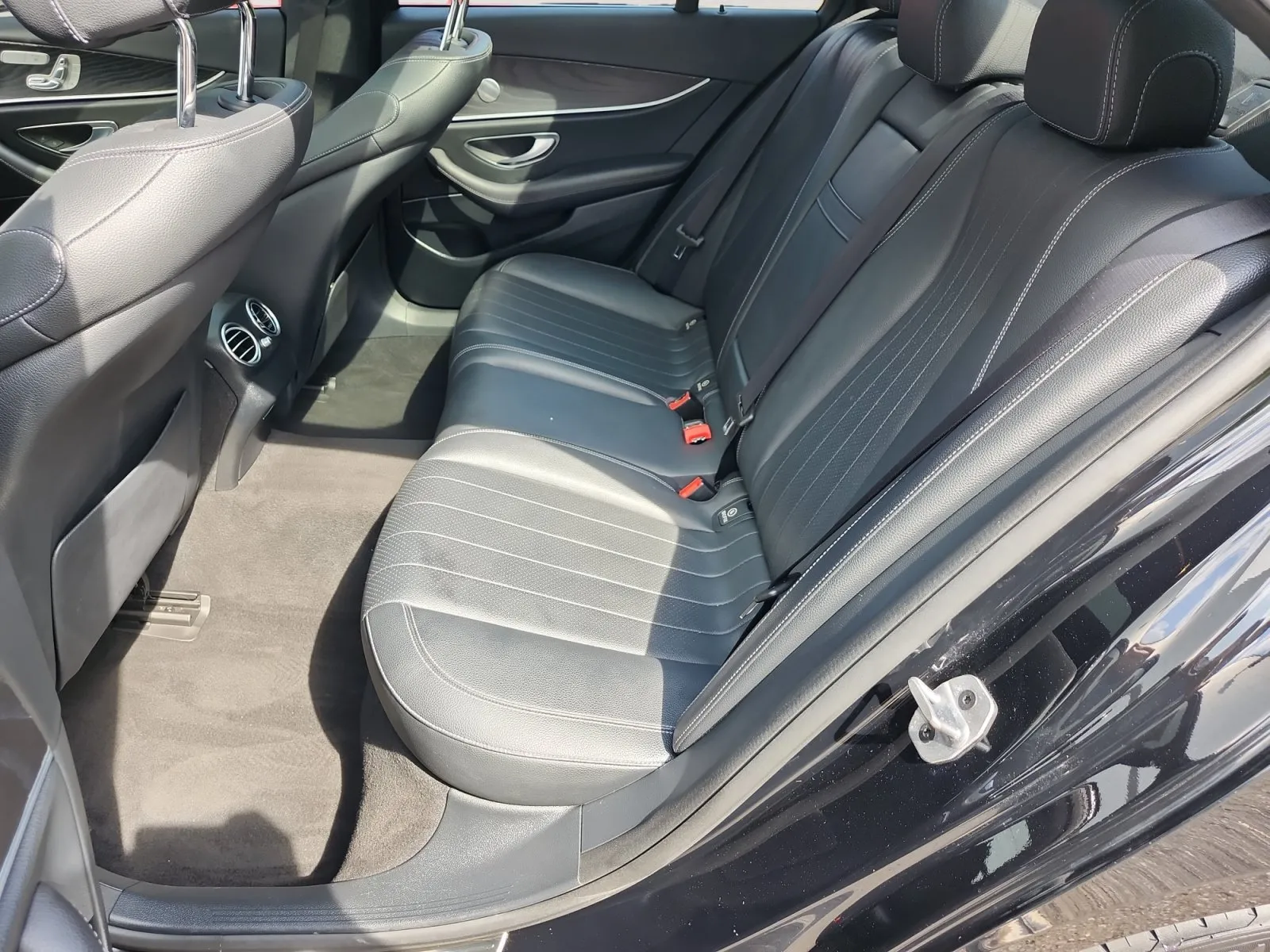 Mercedes-Benz E-Class photo 13
