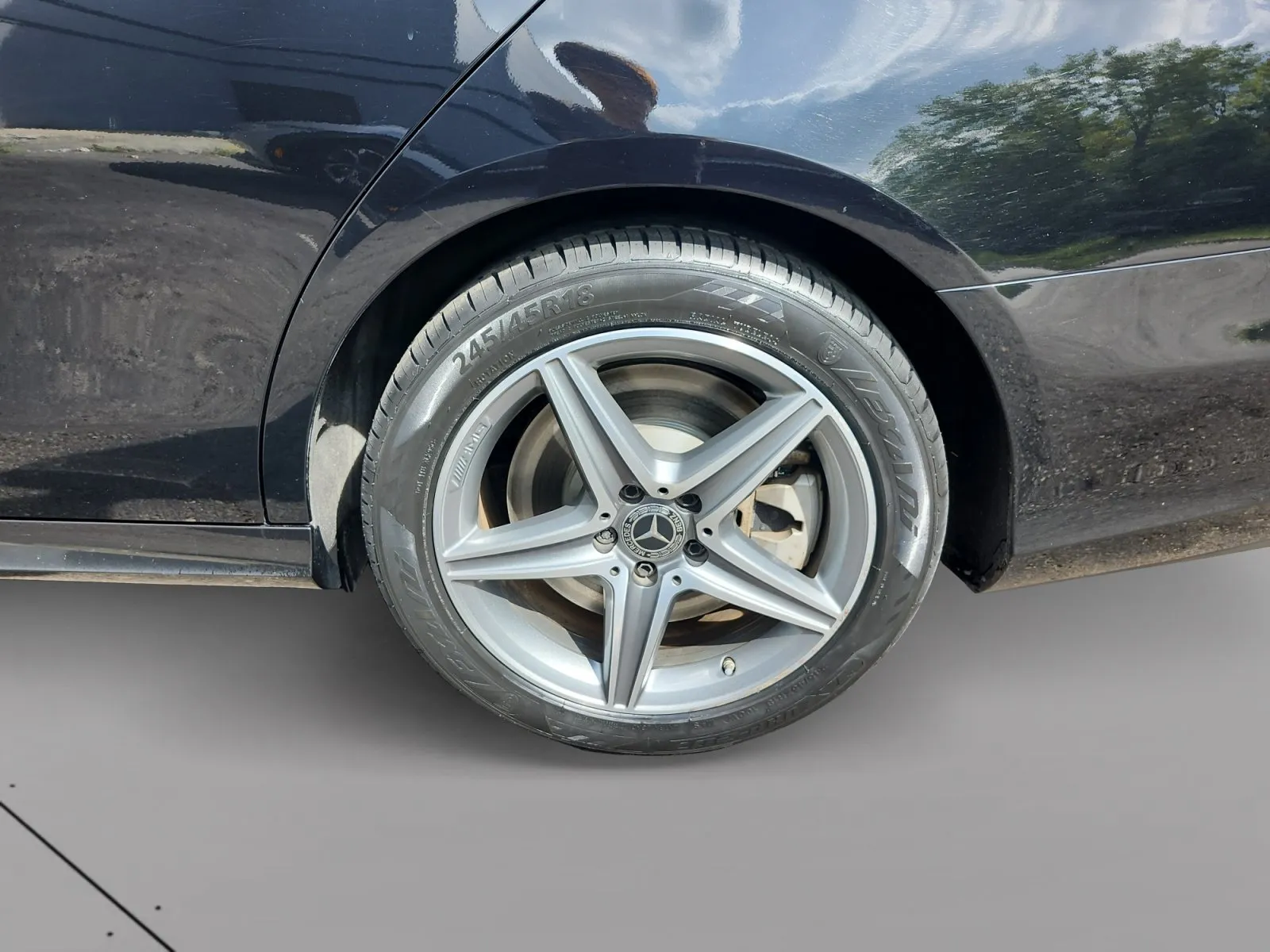 Mercedes-Benz E-Class photo 14