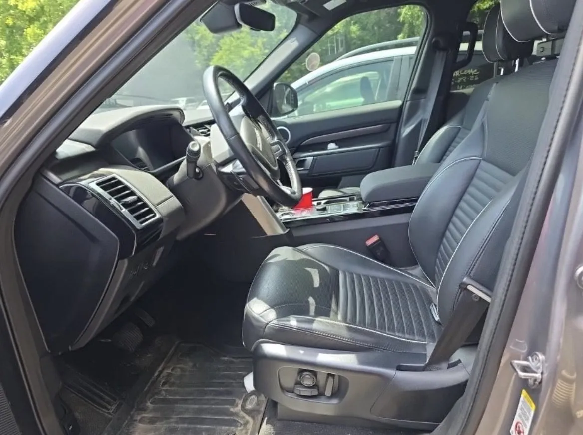 Land Rover Discovery photo 6