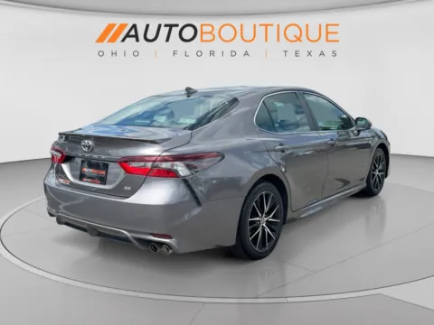 More photos of 2021 Toyota Camry SE at Auto Boutique Ohio, OH