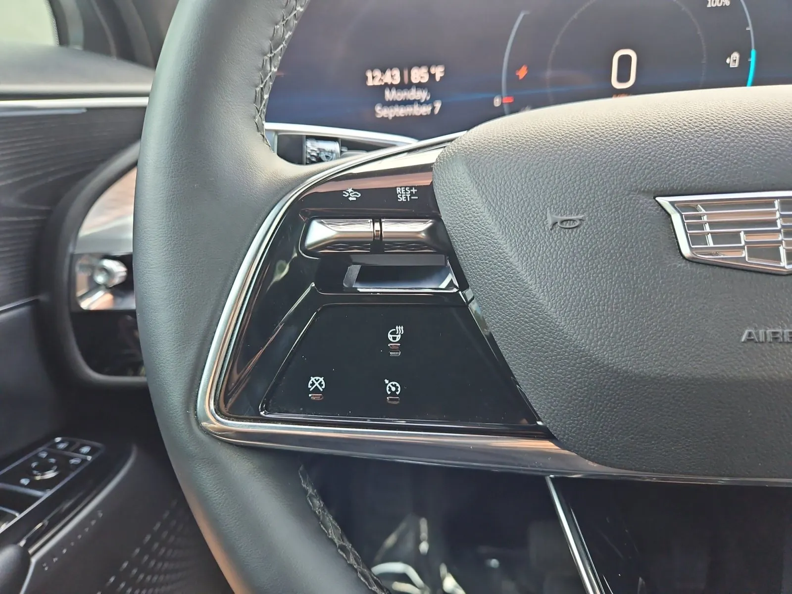 Cadillac Lyriq photo 25