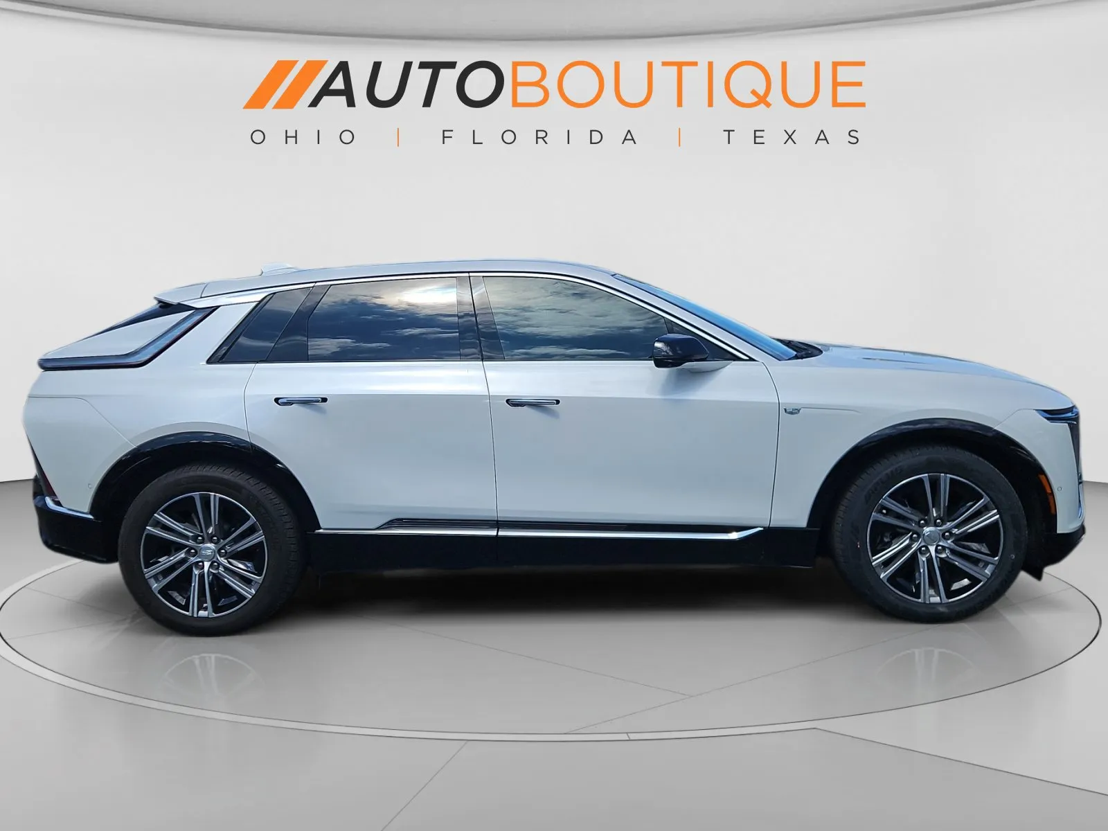 Cadillac Lyriq photo 6