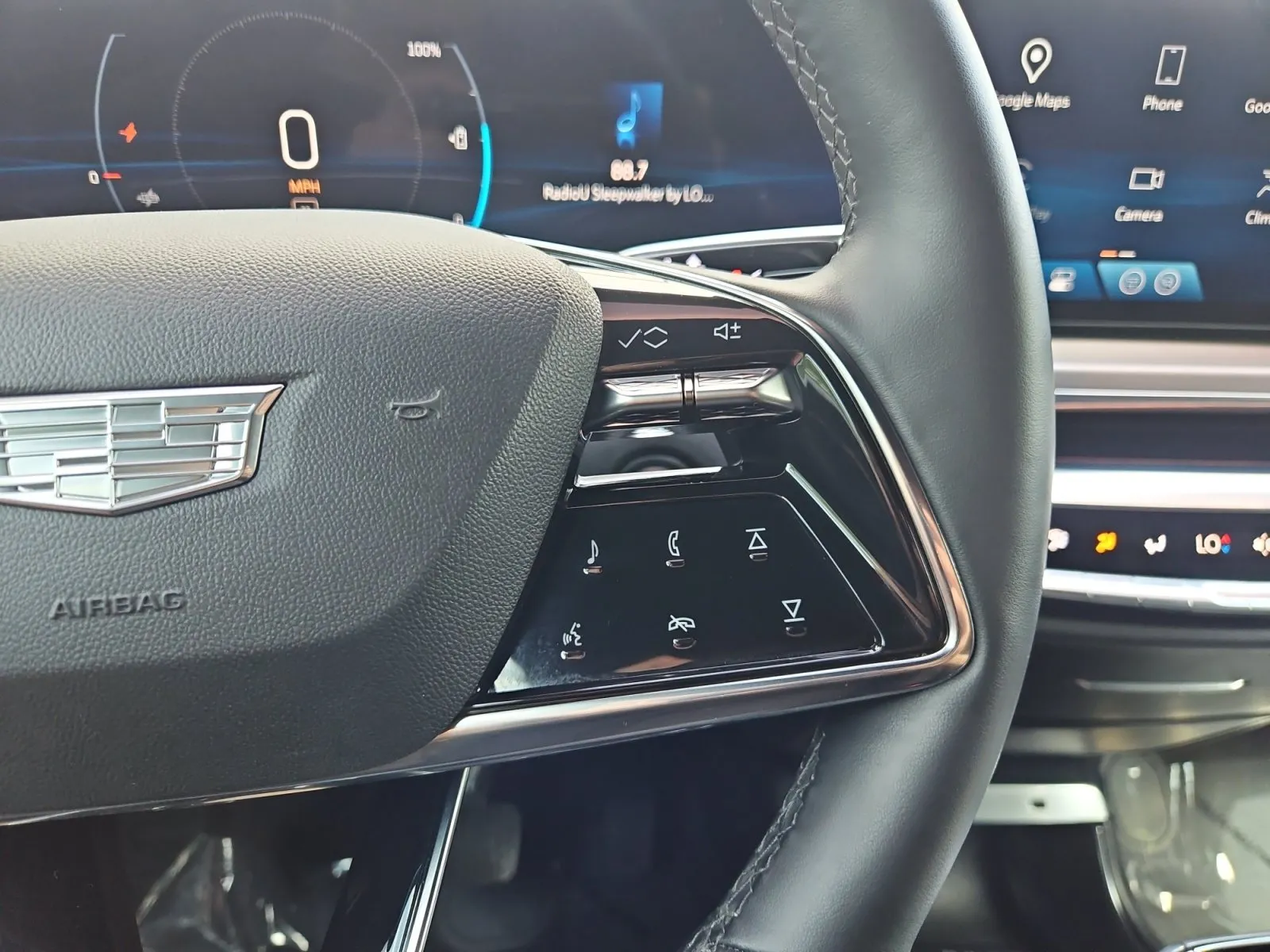 Cadillac Lyriq photo 26
