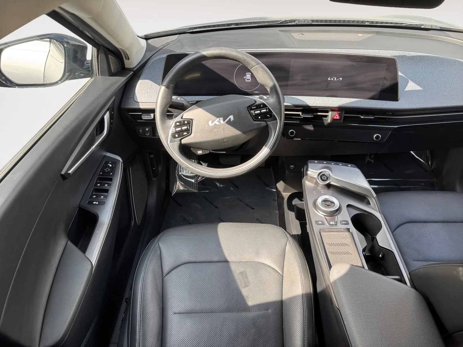 Kia EV6 photo 8