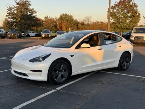 More photos of 2022 Tesla Model 3 at Auto Boutique Ohio, OH
