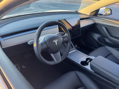 More photos of 2022 Tesla Model 3 at Auto Boutique Ohio, OH