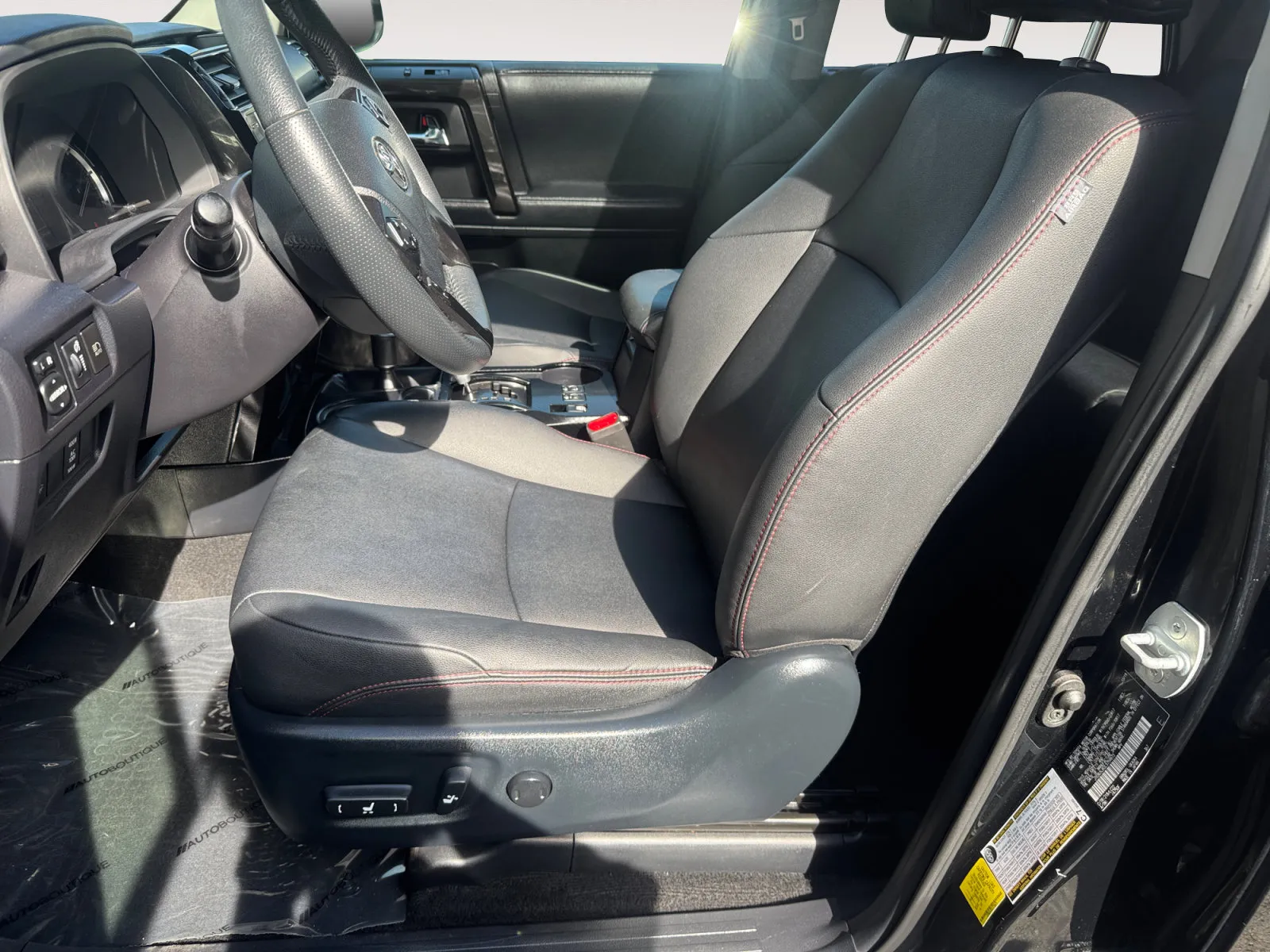 Toyota 4Runner photo 9