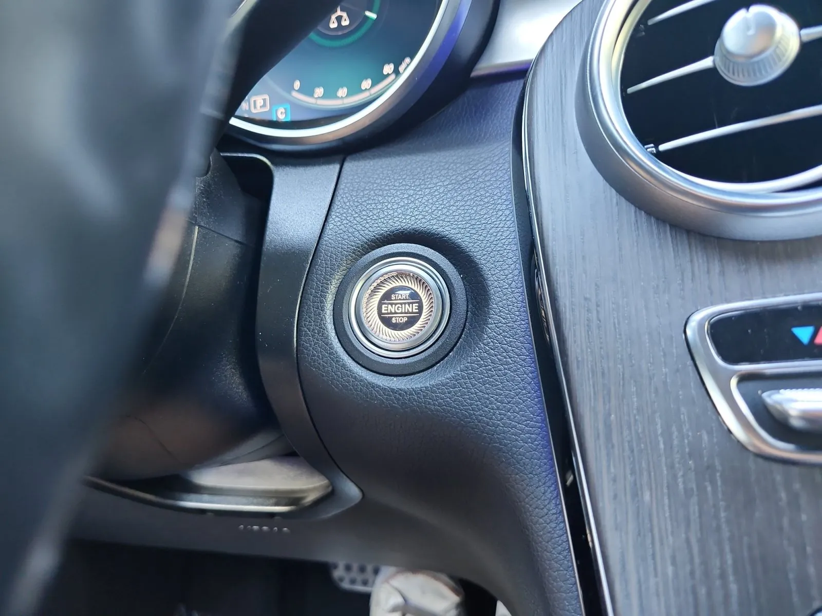 Mercedes-Benz GLC photo 19