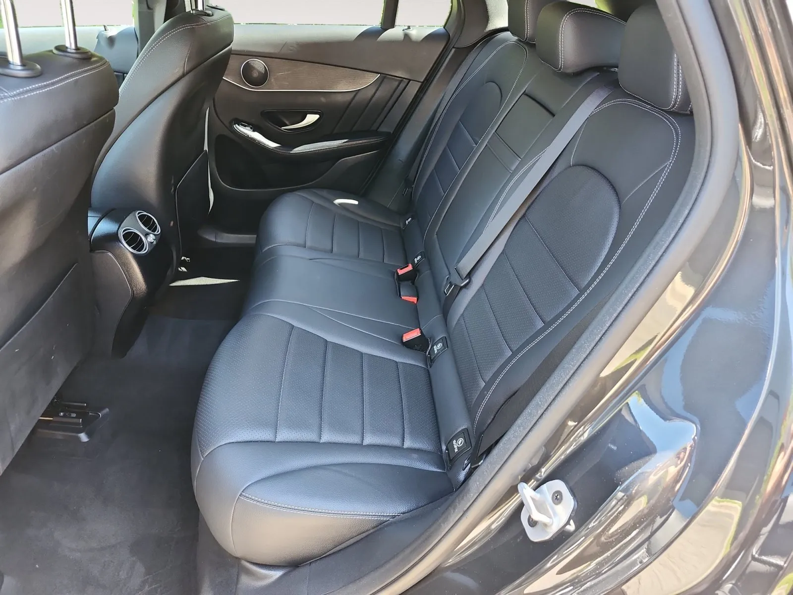 Mercedes-Benz GLC photo 13