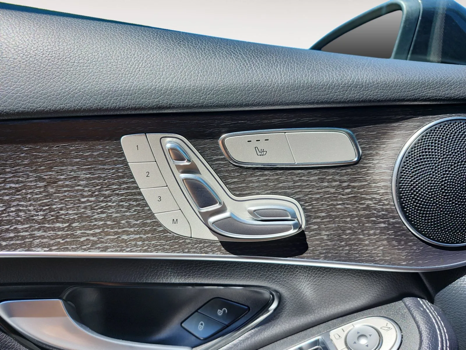 Mercedes-Benz GLC photo 15