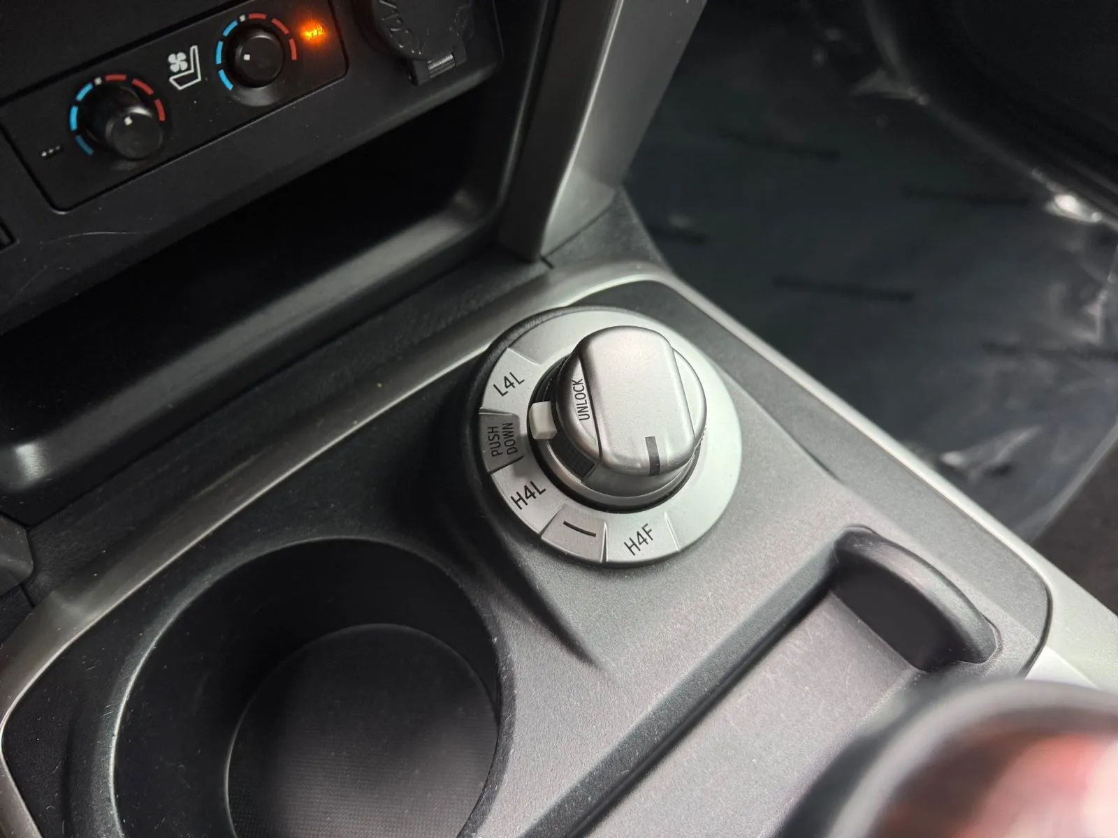 Toyota 4Runner photo 25