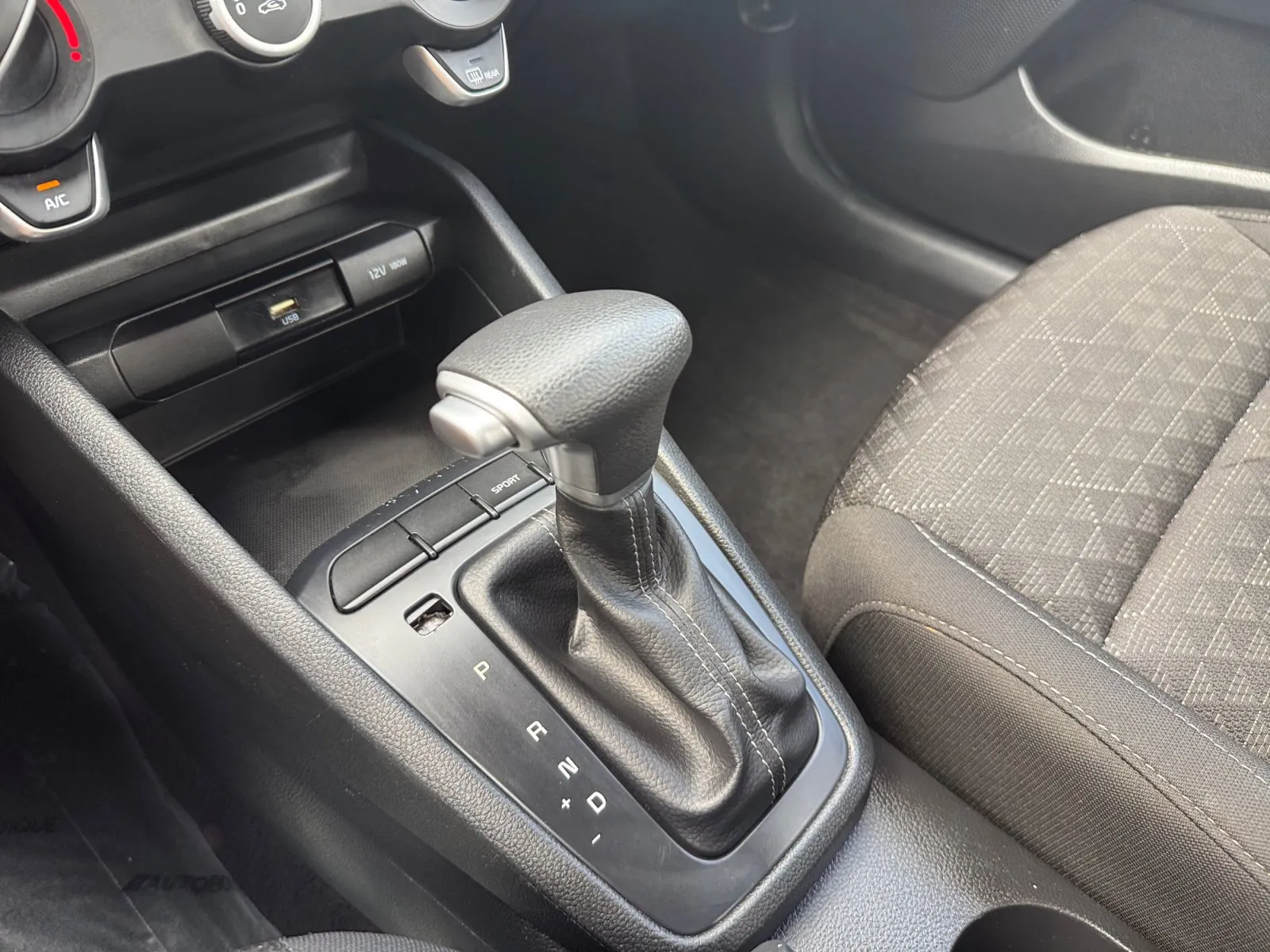Kia Rio photo 19