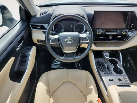 Another view of 2023 Toyota Highlander XLE for sale in Columbus, OH at Auto Boutique Ohio