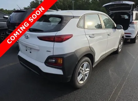 More photos of 2021 Hyundai Kona SE at Auto Boutique Ohio, OH