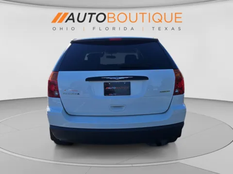 More photos of 2005 Chrysler Pacifica at Auto Boutique Ohio, OH