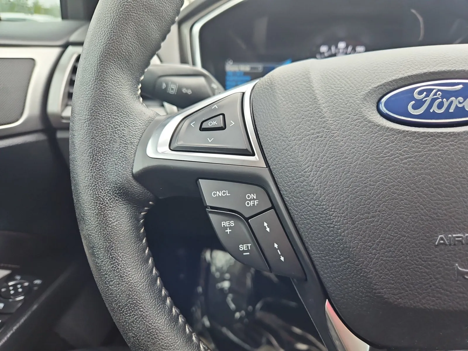 Ford Fusion photo 24