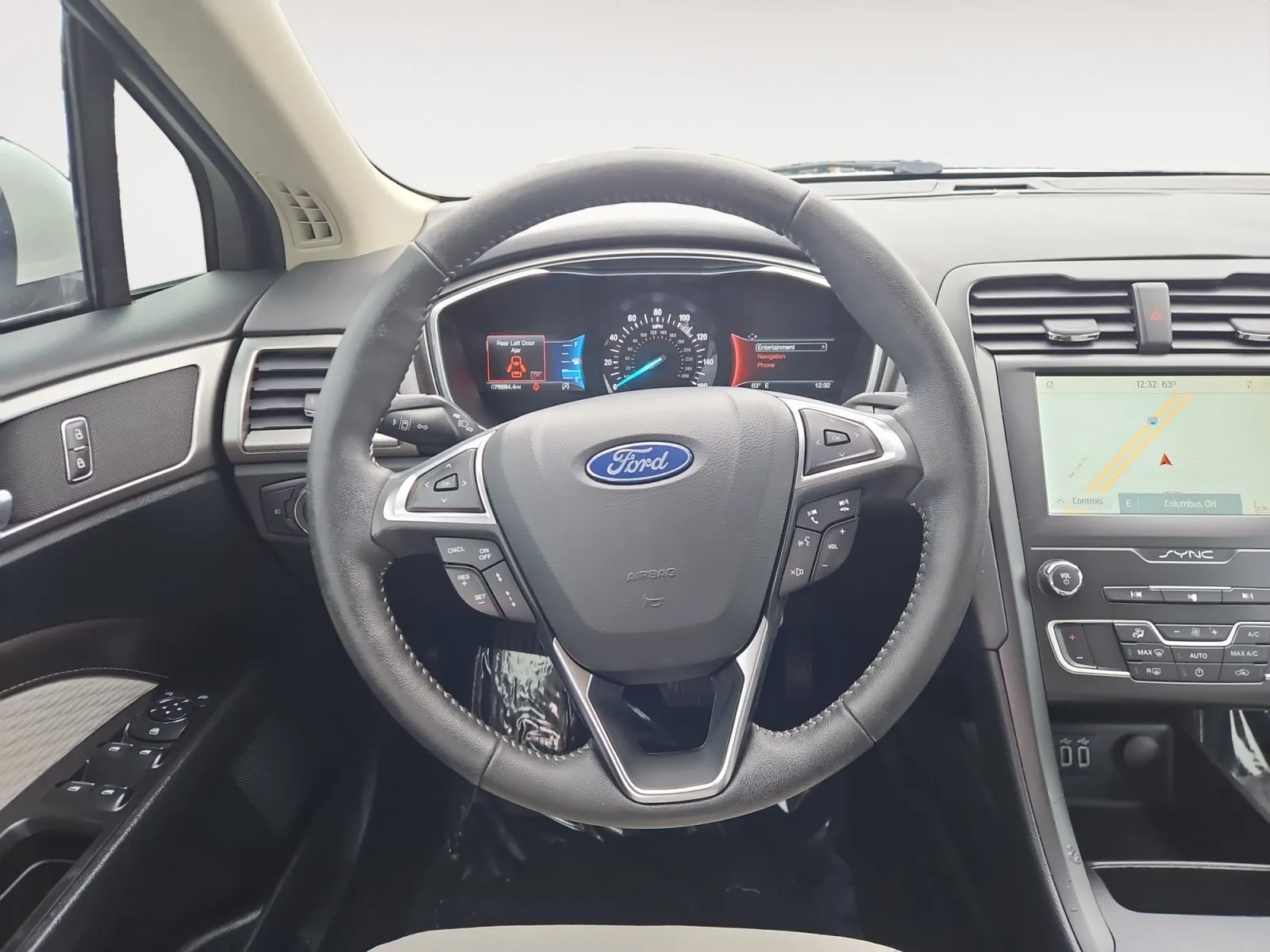Ford Fusion photo 12