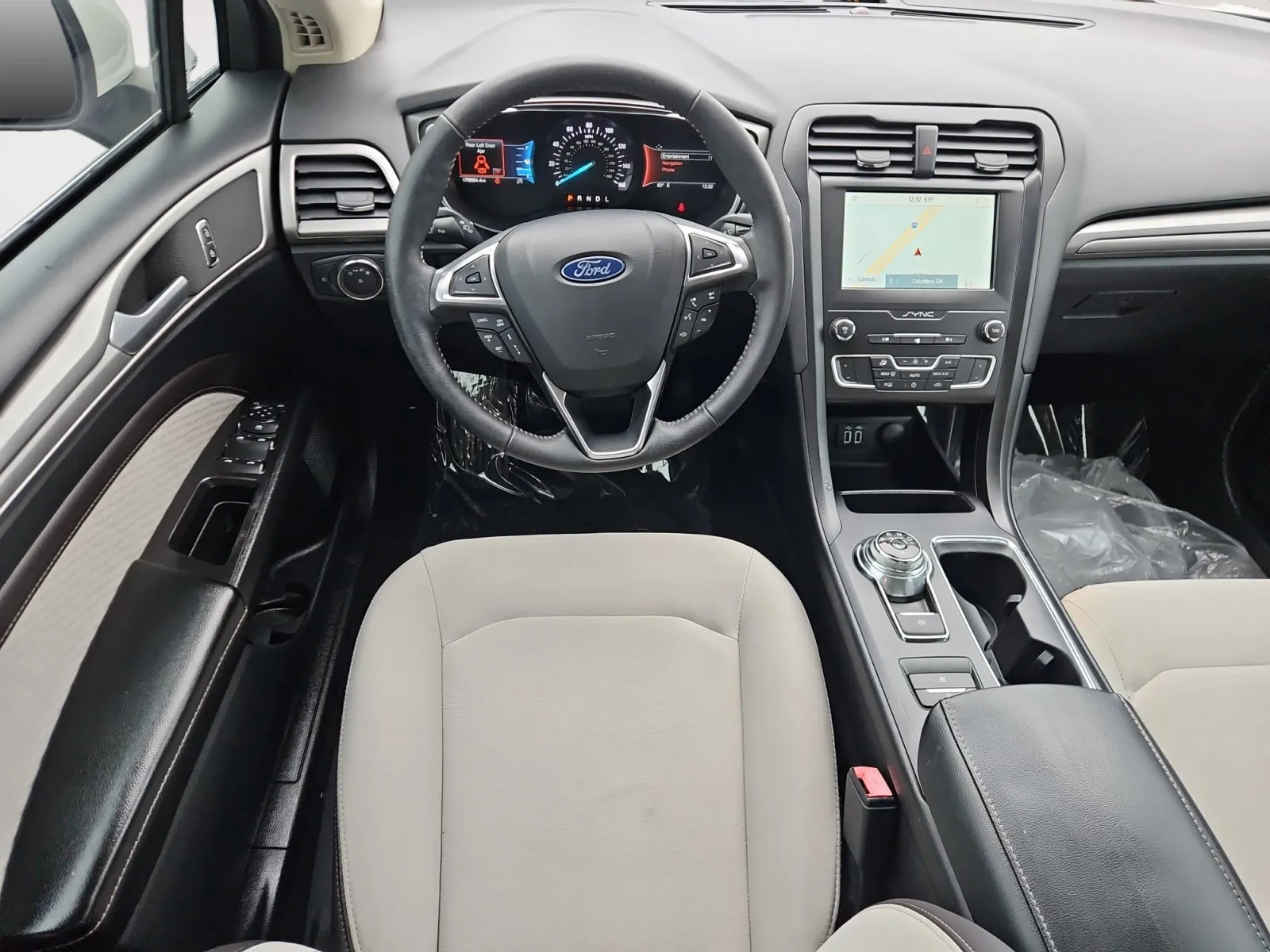 Ford Fusion photo 10