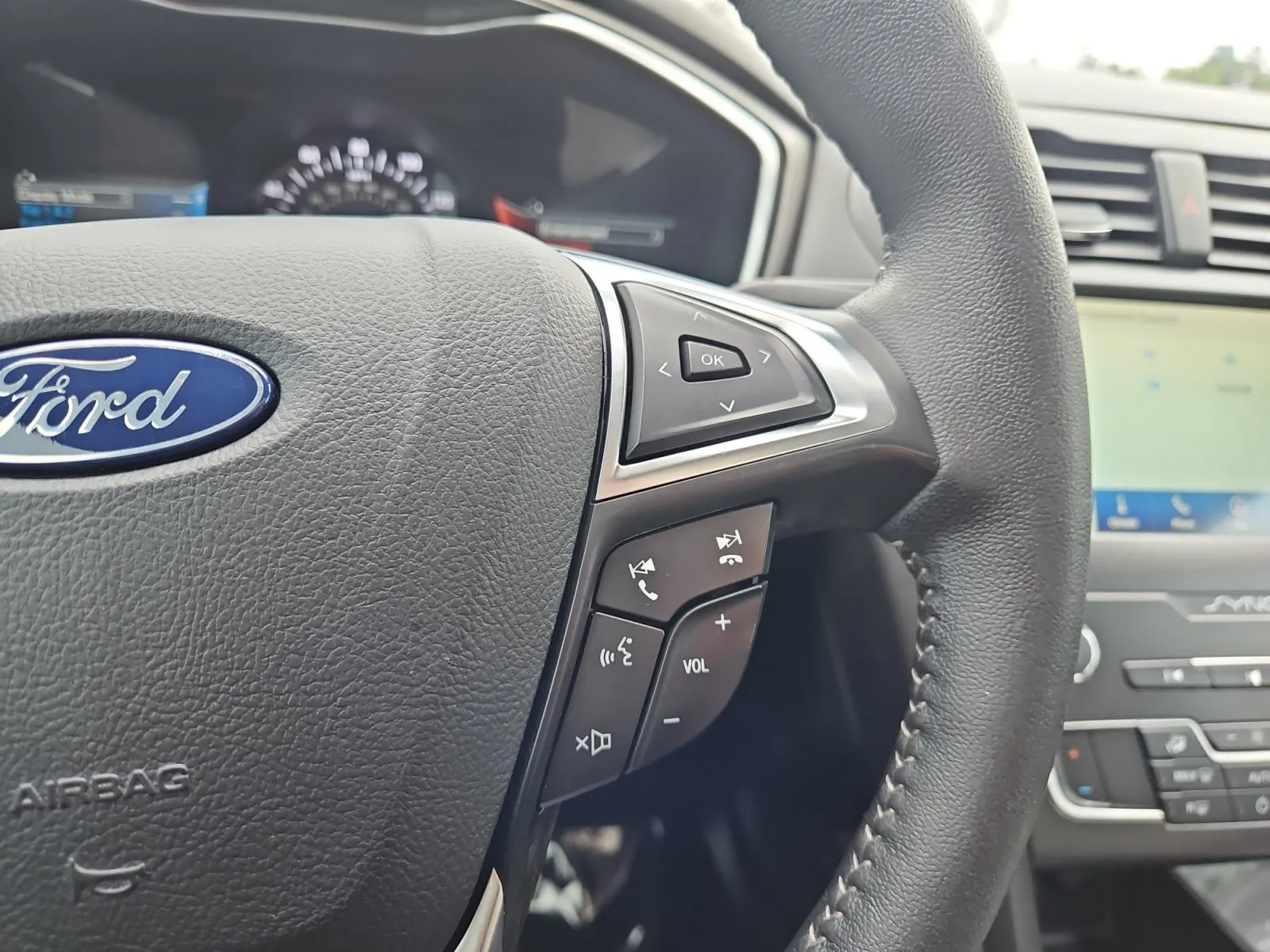 Ford Fusion photo 23
